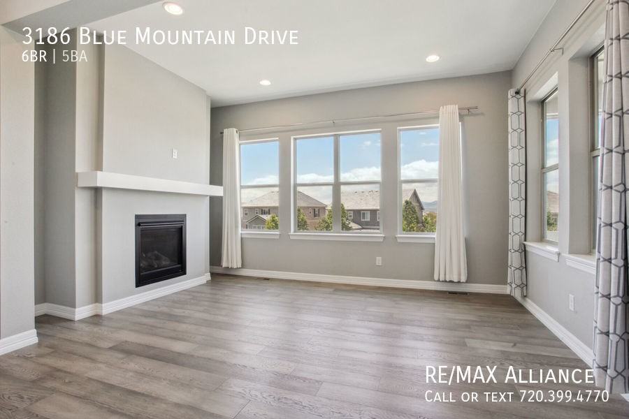 3186 Blue Mountain Dr - Photo 7 of 48