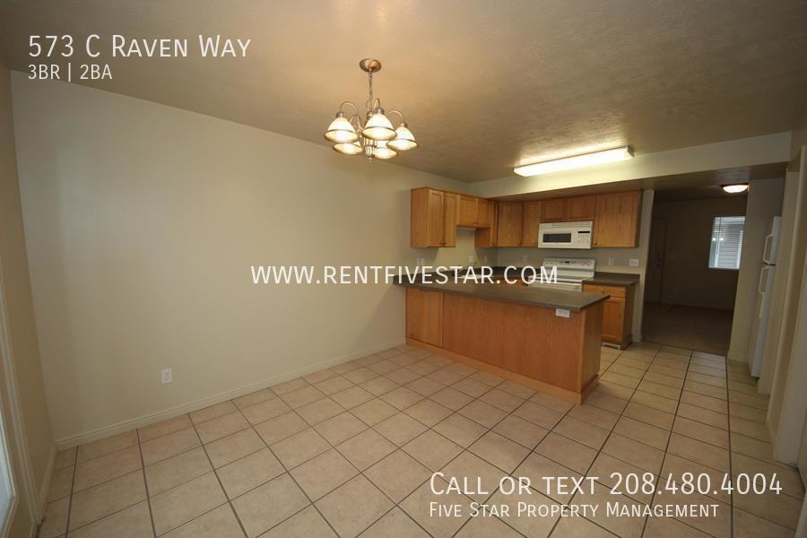 573 Raven Way Apt C - Photo 5 of 17