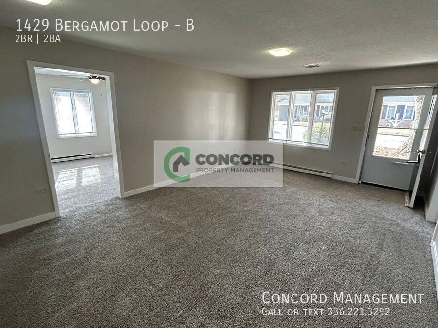 1429 Bergamot Loop #B - Photo 4 of 15