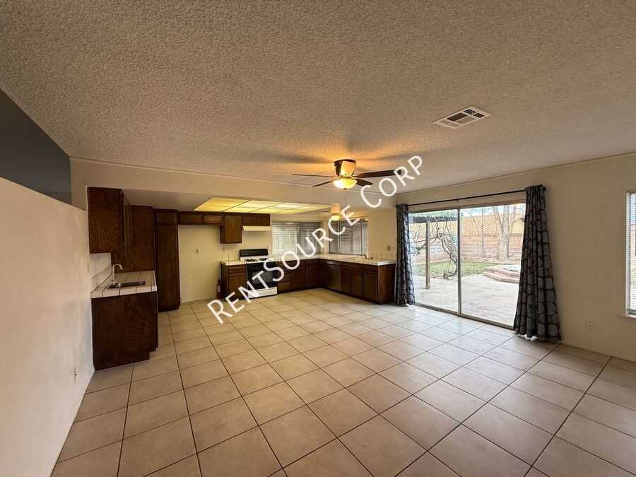 519 W Avenue J15 - Photo 6 of 23