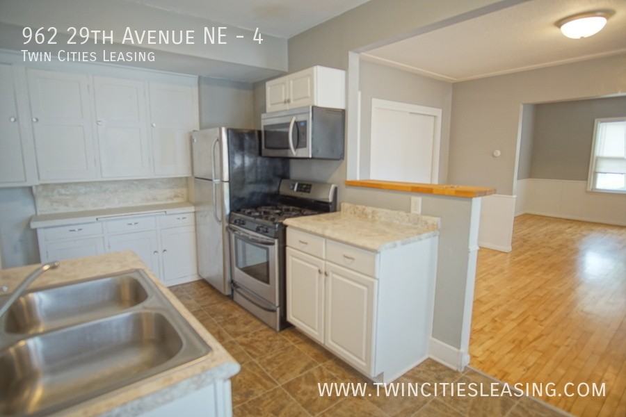 962 29th Ave Ne #4 - Photo 2 of 15