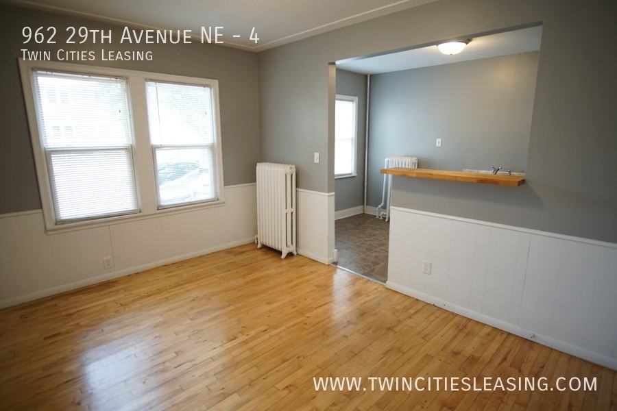 962 29th Ave Ne #4 - Photo 6 of 15