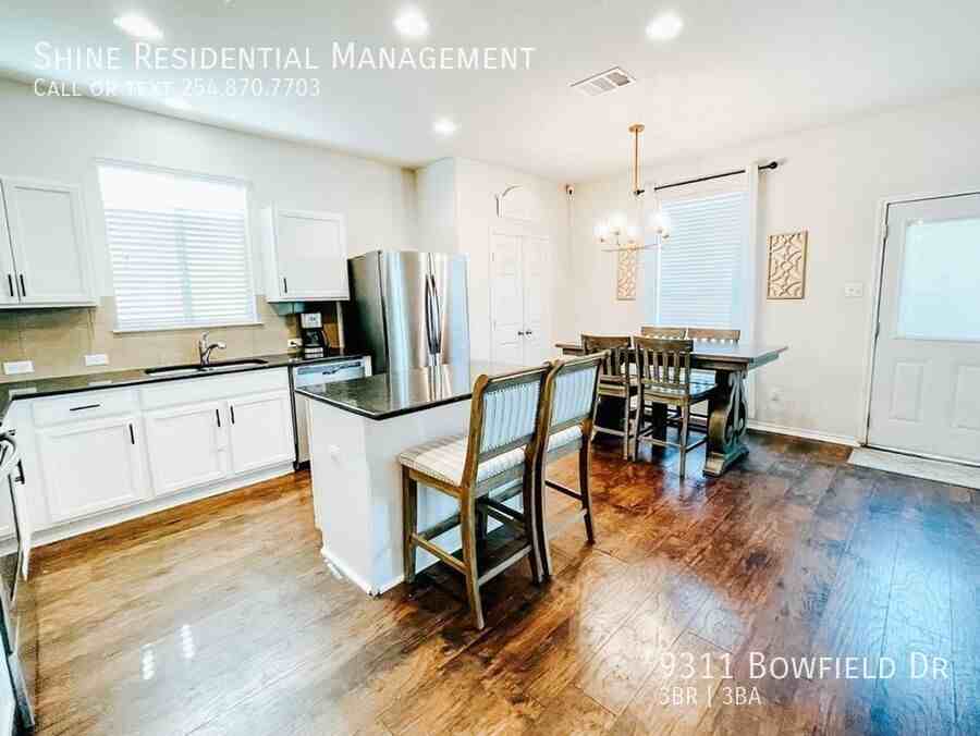 9311 Bowfield Dr - Photo 4 of 18