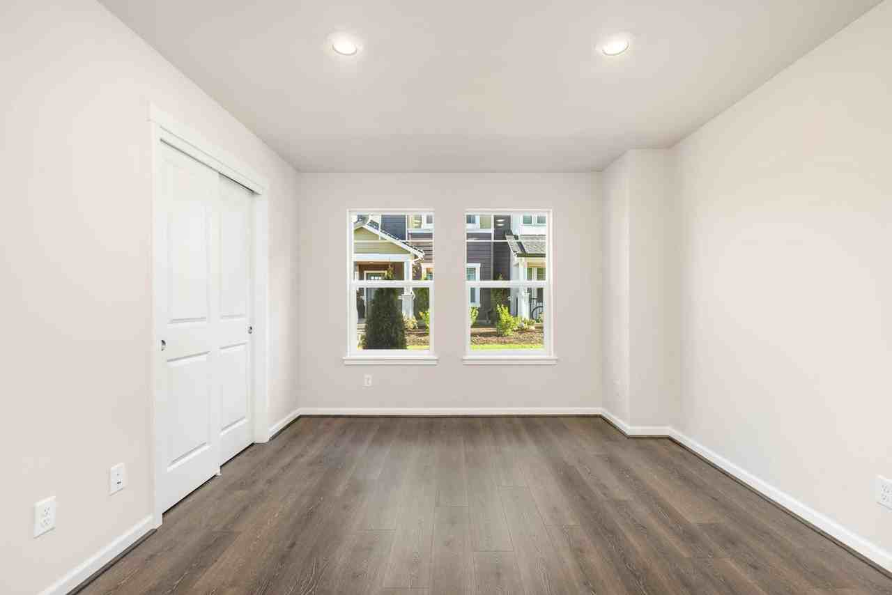 19340 Ne 69th Cir #107 - Photo 4 of 18