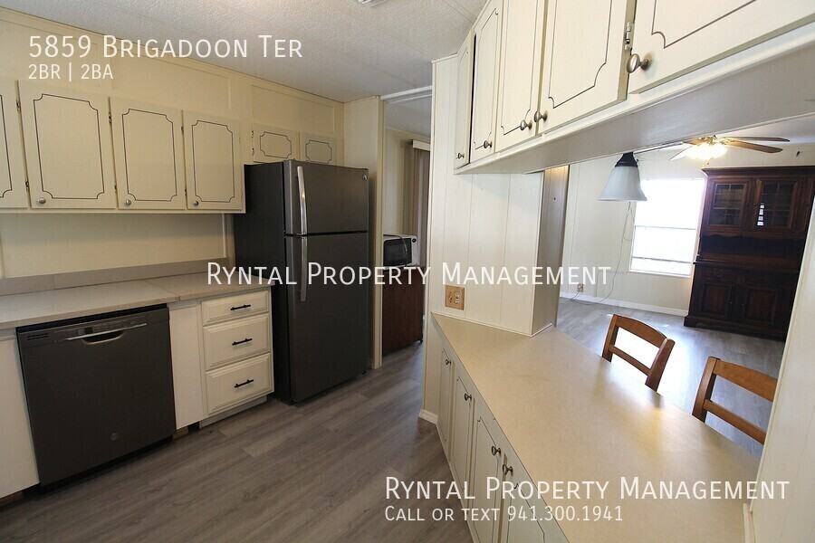 5859 Brigadoon Ter - Photo 4 of 25