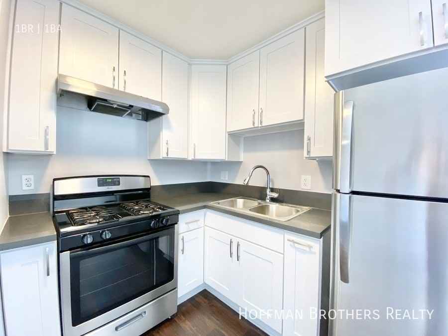 1911 W 2nd St #24 - Photo 3 of 8