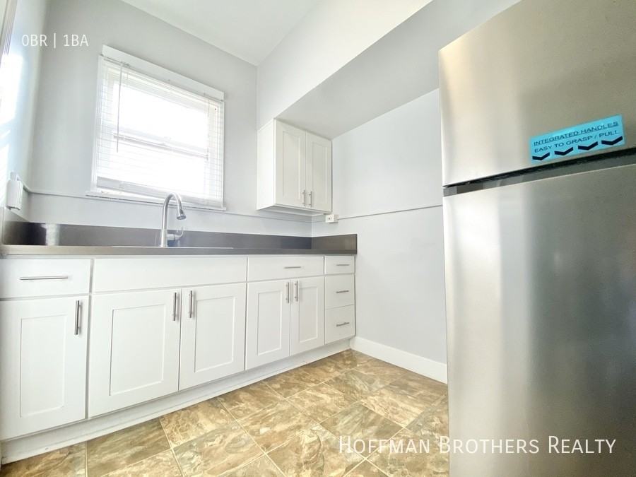 1133 S Westmoreland Ave #2 - Photo 3 of 7