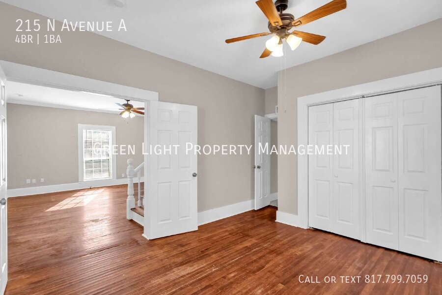 215 N Avenue A - Photo 7 of 24