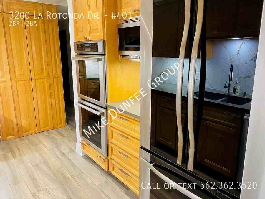 3200 La Rotonda Dr #401 - Photo 5 of 19