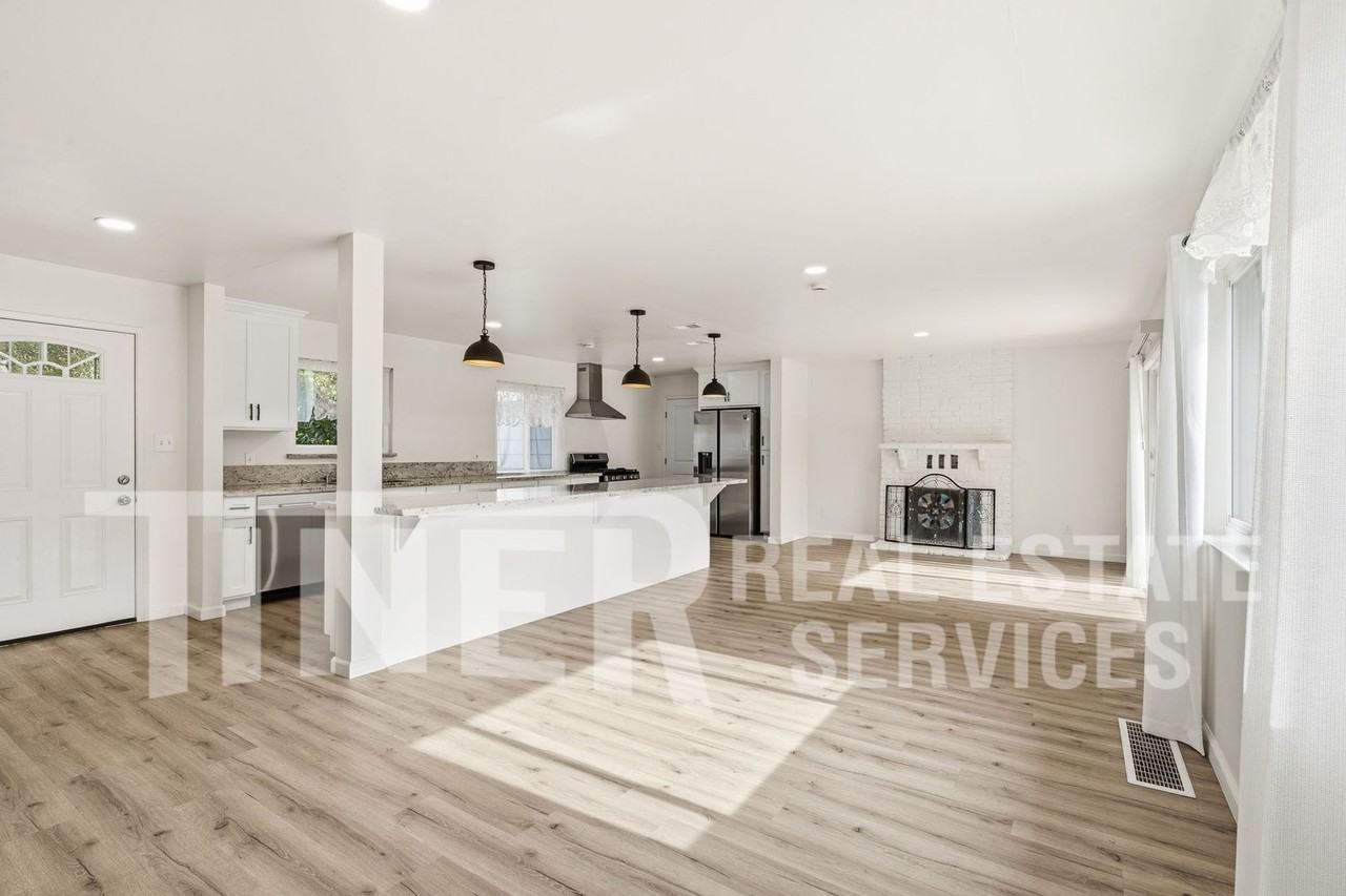 6218 Stanley Ave - Photo 7 of 23