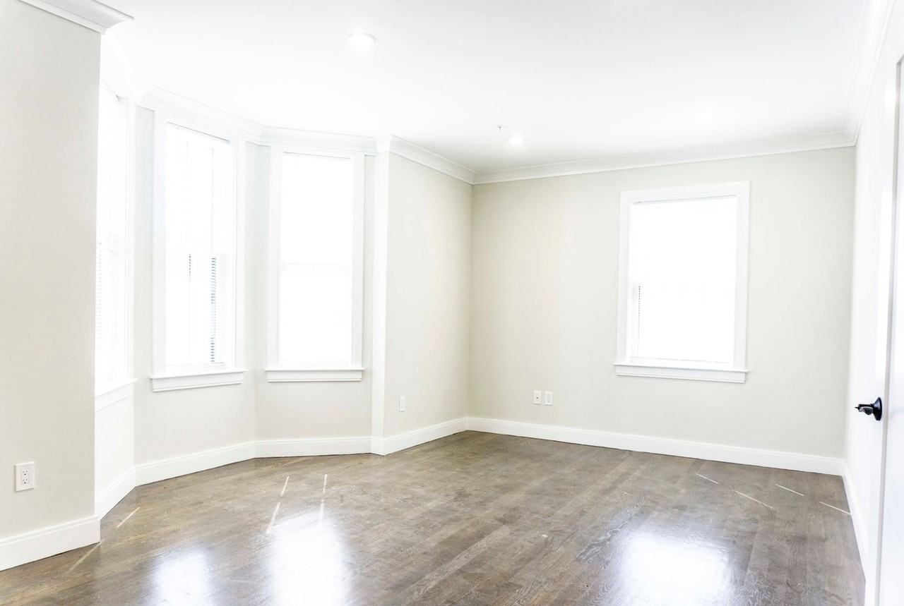 71 Linden St - Photo 7 of 10