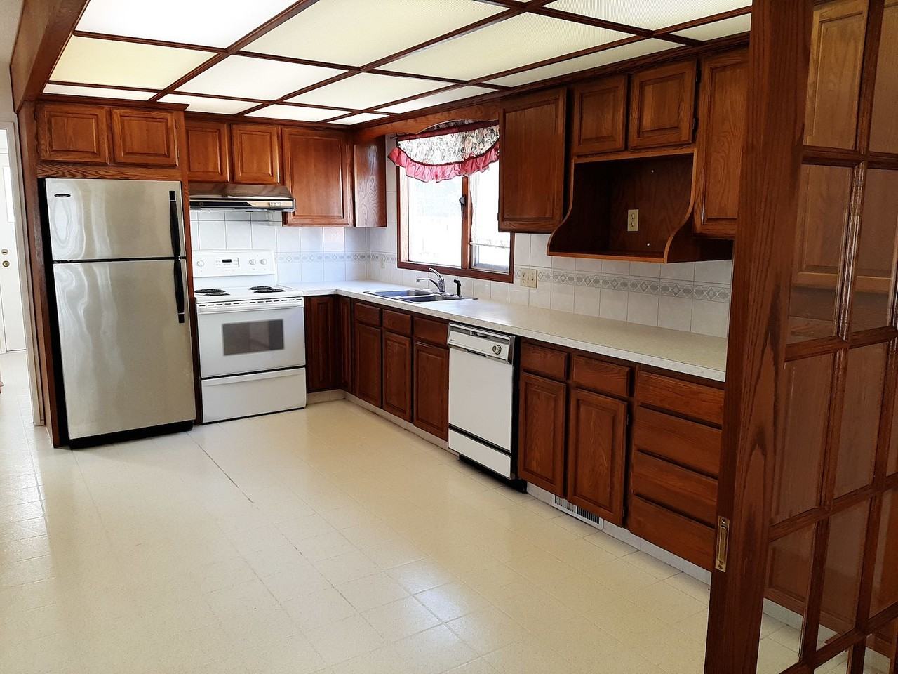 223 Valhalla Crescent Northwest - Photo 4 of 16