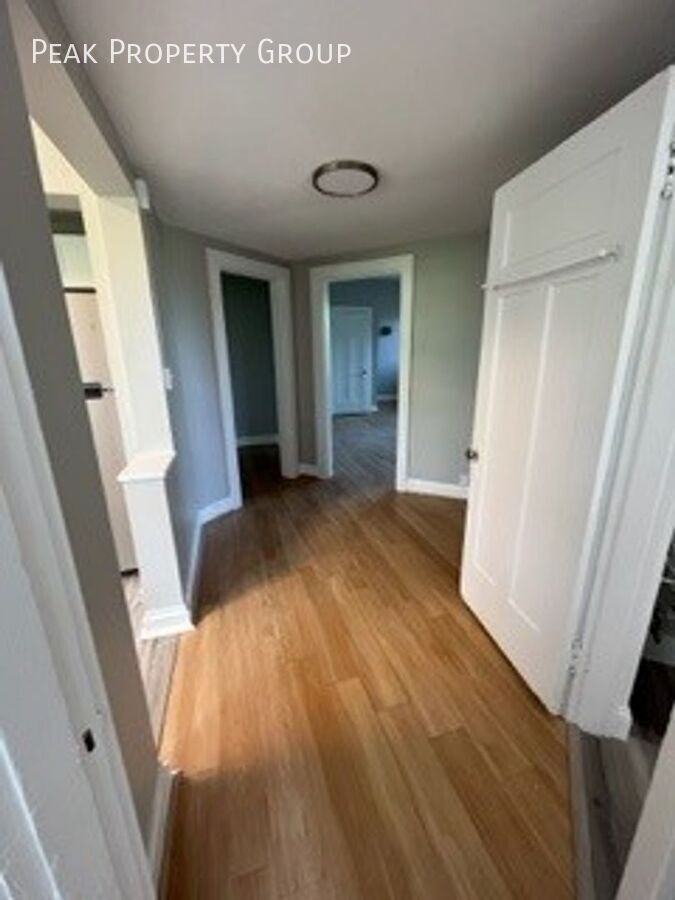 2560 Woodburn Ave #8 - Photo 6 of 12