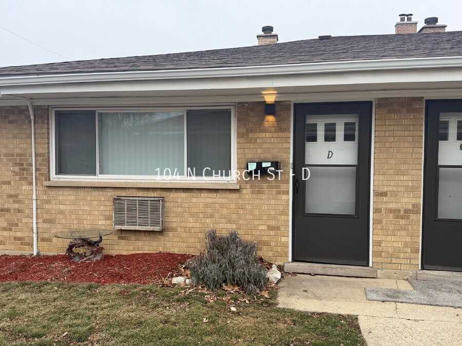 104 N Church St #D - Photo 2 of 8