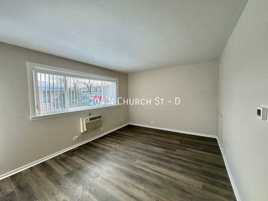 104 N Church St #D - Photo 3 of 8