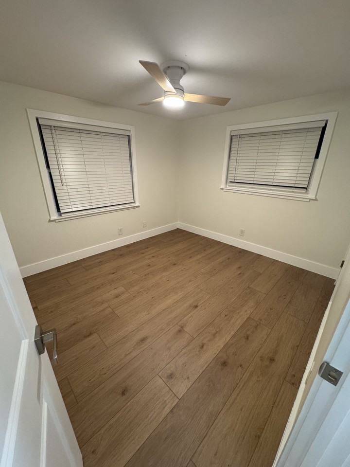 6070 Longchamp Dr - Photo 5 of 15