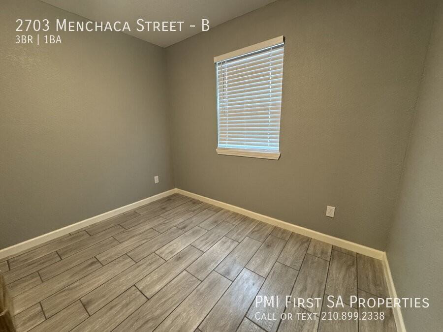 2703 Menchaca St #B - Photo 5 of 14