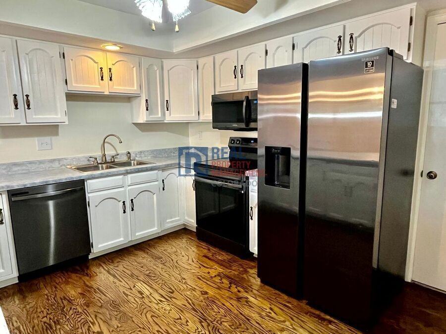 2037 N Academy Blvd - Photo 6 of 26