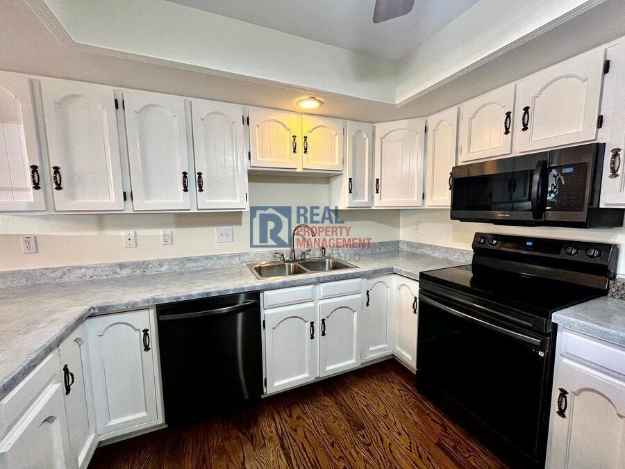 2037 N Academy Blvd - Photo 7 of 26