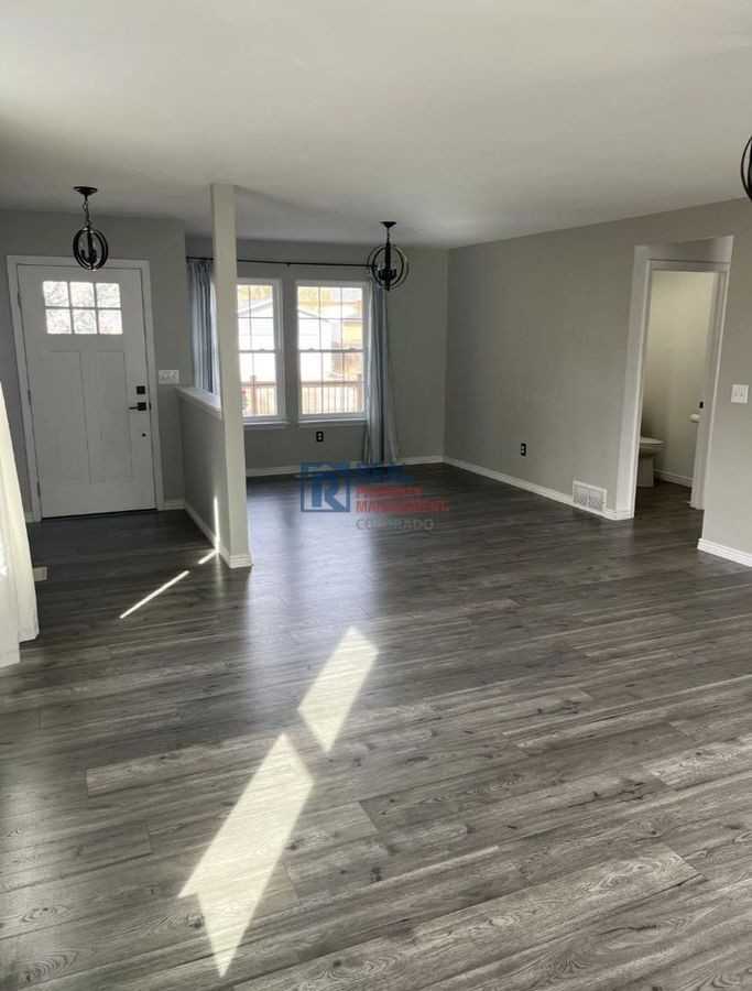 502 Mallard Dr - Photo 4 of 32