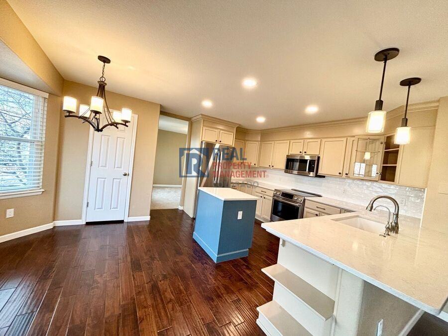 1031 Surlyn Ct - Photo 4 of 21