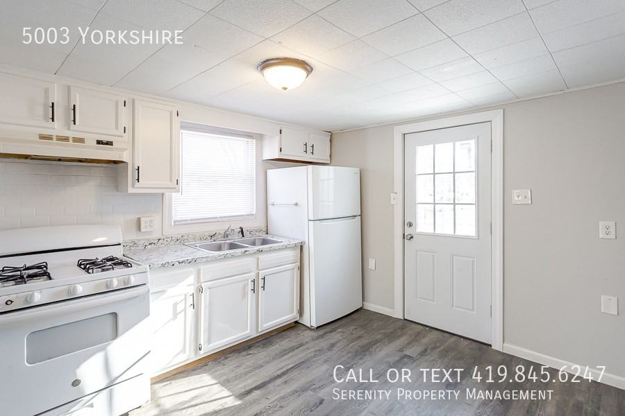 5003 Yorkshire Dr - Photo 3 of 13