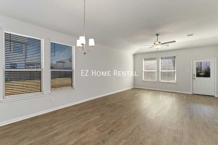 25587 Blossom Ct - Photo 5 of 28