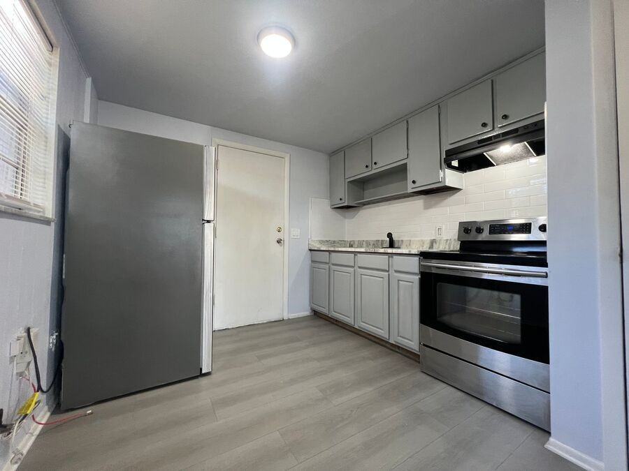 9322 Eastfield Rd #A - Photo 3 of 6