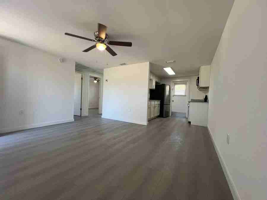 9406 Goldenrod Rd #B - Photo 3 of 6