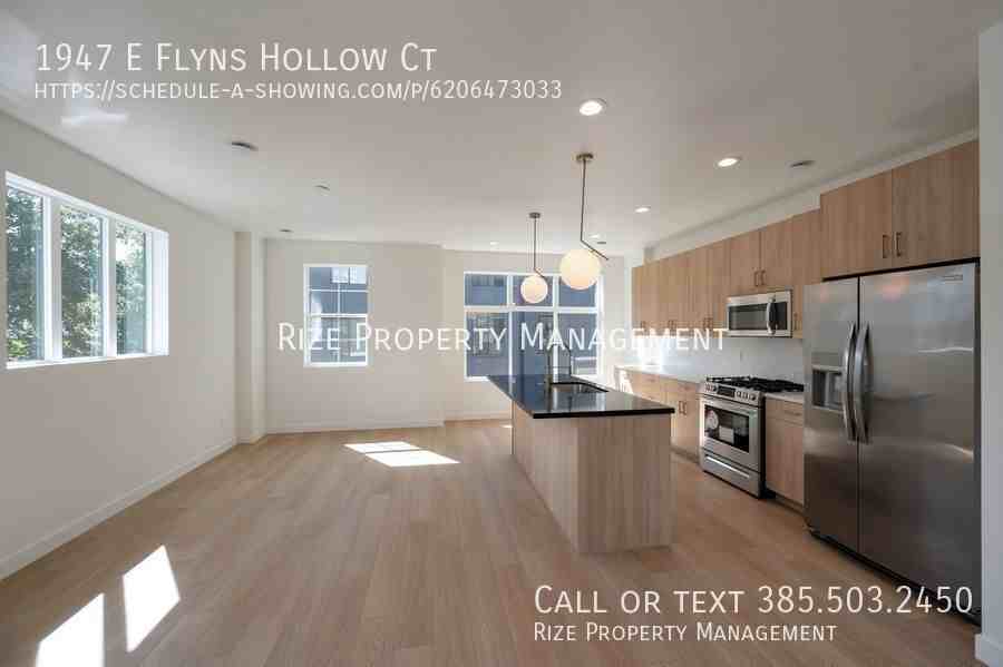 1947 E Flyns Hollow Ct - Photo 4 of 21