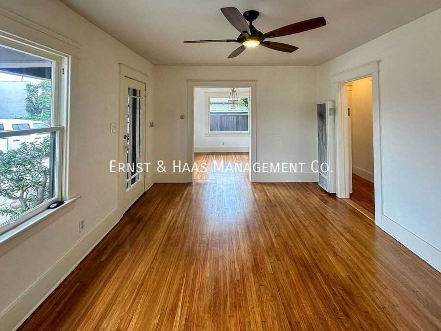 3624 E 8th St - Photo 4 of 19