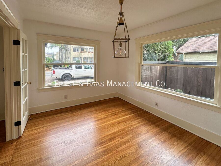 3624 E 8th St - Photo 6 of 19