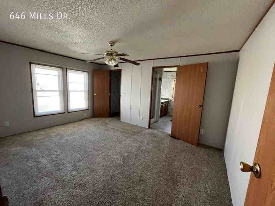 646 Mills Dr - Photo 5 of 8