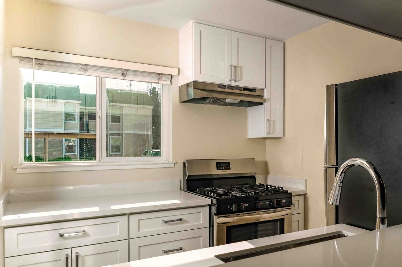 Mission Village Apartments - Photo 6 of 16