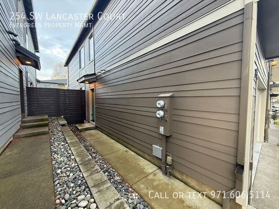 254 Sw Lancaster Ct - Photo 3 of 19