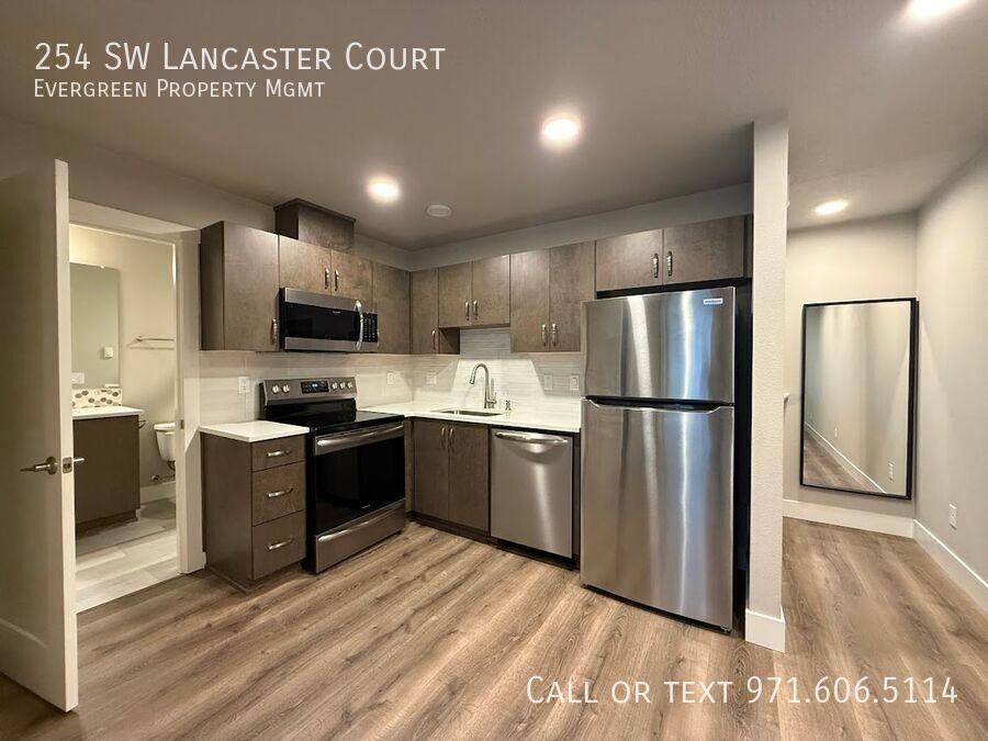 254 Sw Lancaster Ct - Photo 7 of 19