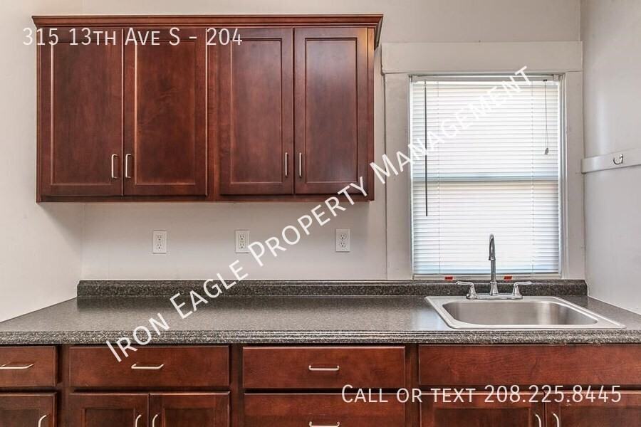 315 13th Ave S #204 - Photo 4 of 9