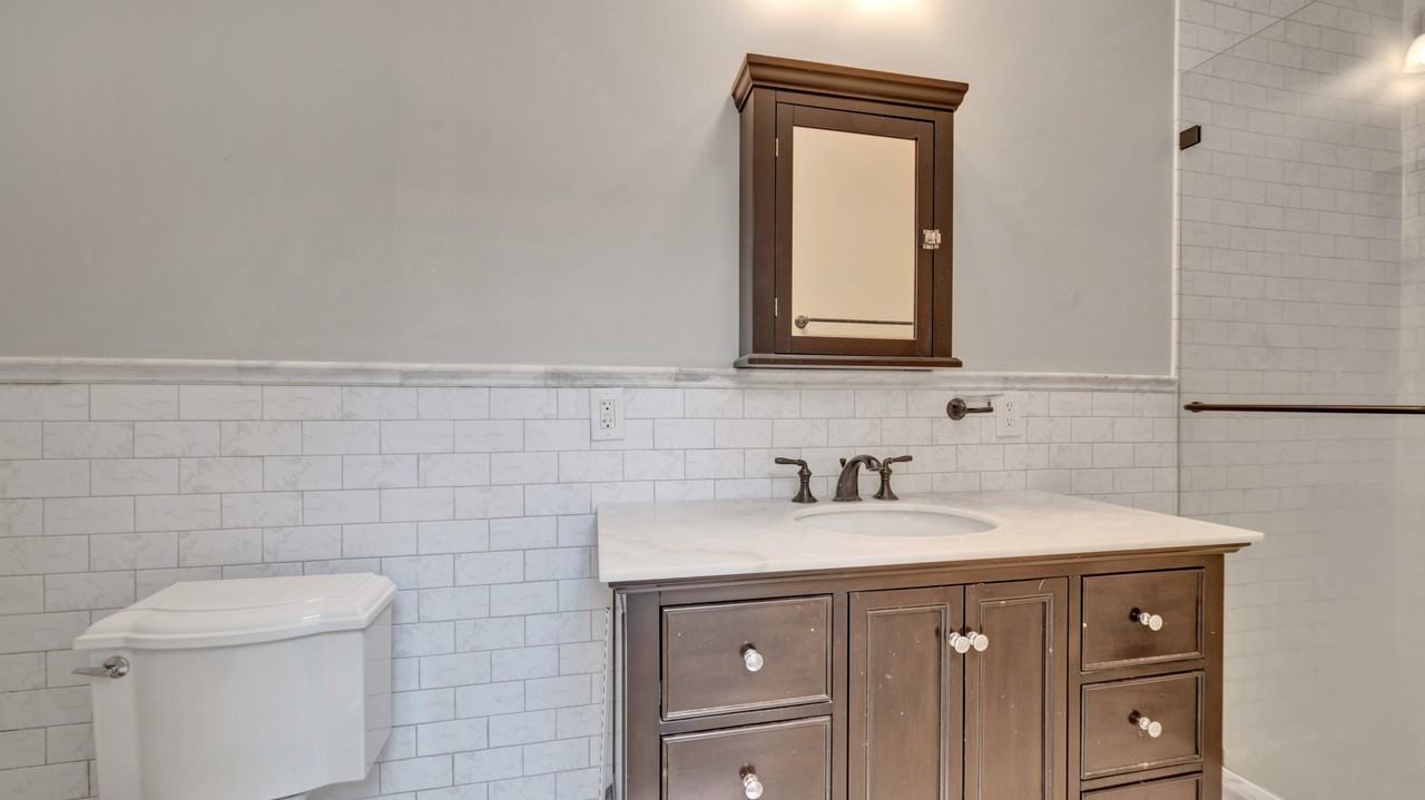 1020 F St Ne - Photo 3 of 21