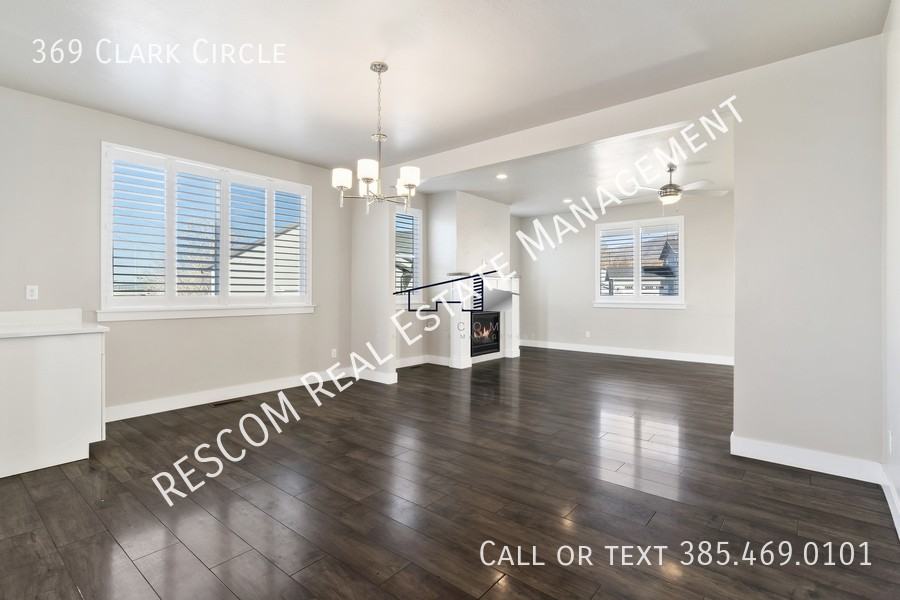 369 W Clark Cir - Photo 6 of 50