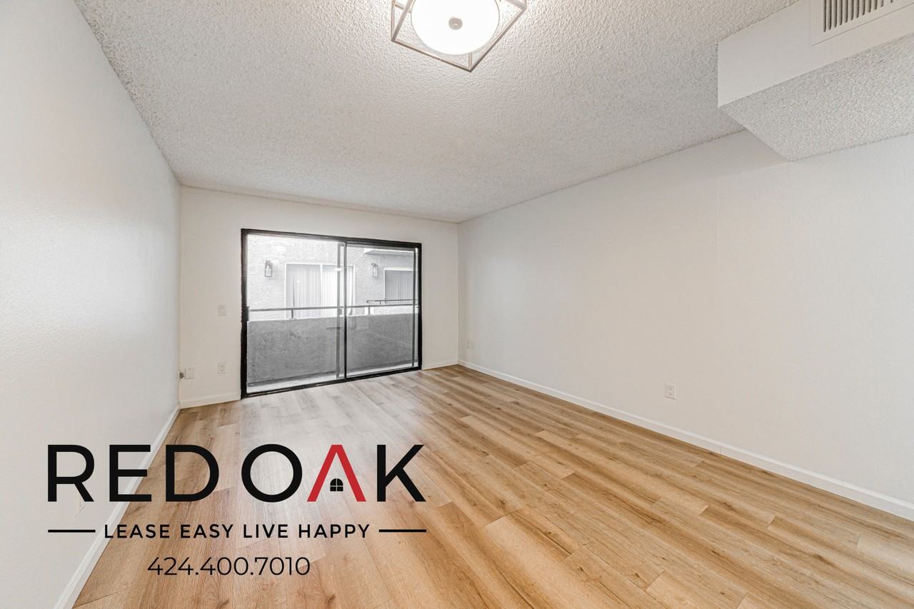 11817 Victory Blvd - Photo 3 of 47