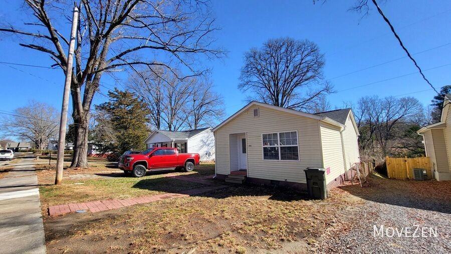 333 Friendship Dr - Photo 7 of 28