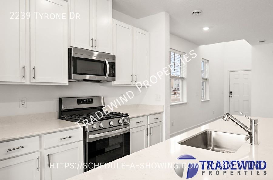 Tyrone Dr - Photo 2 of 33