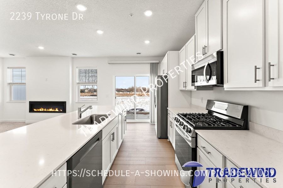 Tyrone Dr - Photo 6 of 33