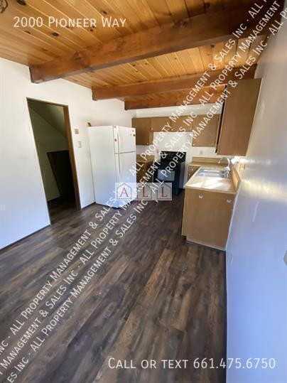 2000 Pioneer Way - Photo 6 of 26