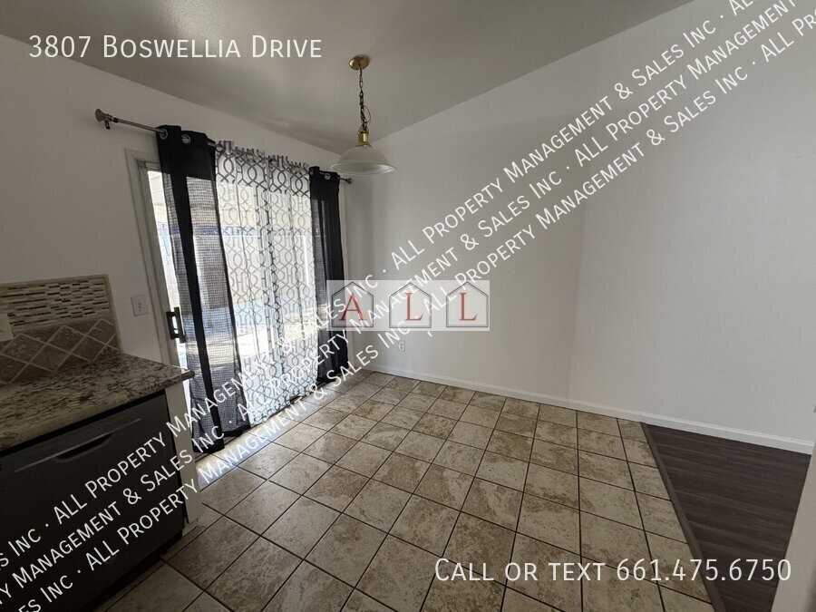 3807 Boswellia Dr - Photo 4 of 18