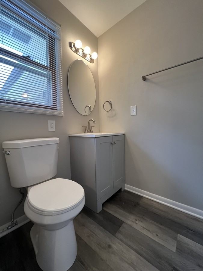 W127N12303 Knollwood Dr - Photo 5 of 9