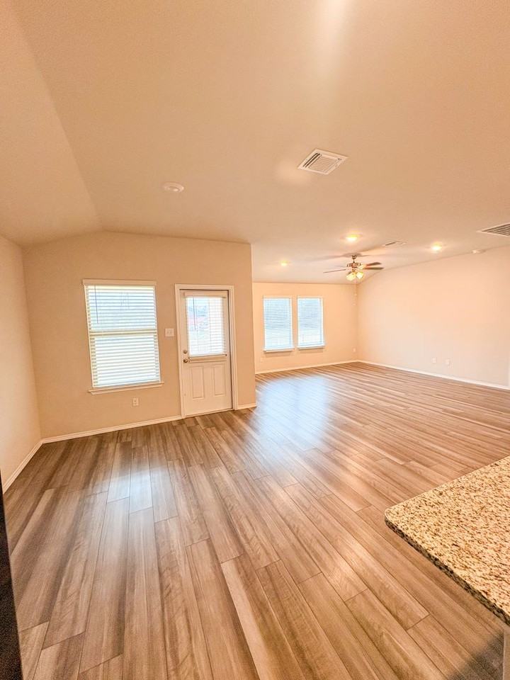 8713 Cantera Ridge Rd - Photo 4 of 16