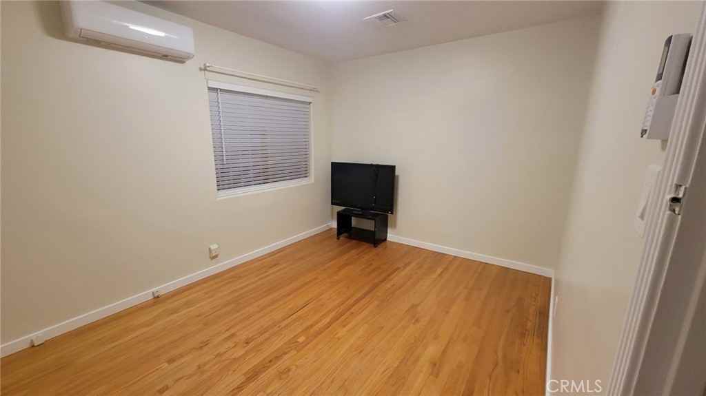 5607 N Earle St #5607 - Photo 2 of 15