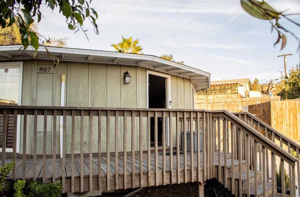 807 Kempton St #807 - Photo 4 of 32