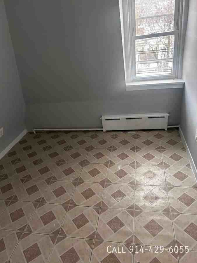 44 Vineyard Ave - Photo 5 of 8